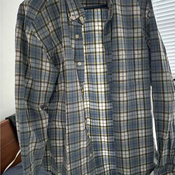 EXCELLENT CONDITION | (4) J Crew Shirts - Size L - Picture 10 of 11